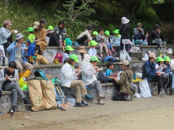250429-6カレー配布4