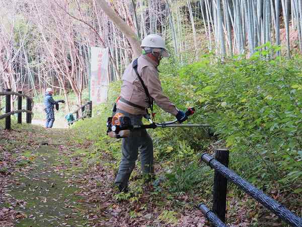 251112-3草刈り機2